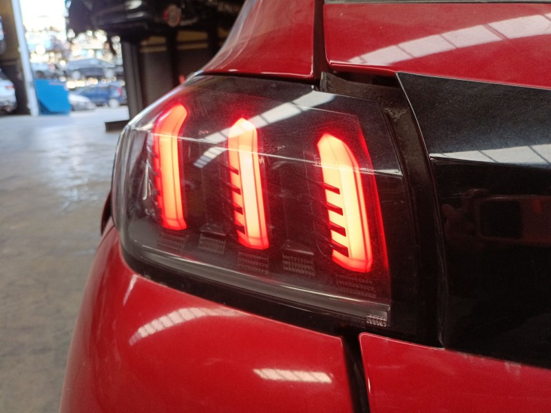 Recambio de piloto trasero izquierdo para peugeot 208 ii (ub_, up_, uw_, uj_) 1.2 puretech 100 referencia OEM IAM   