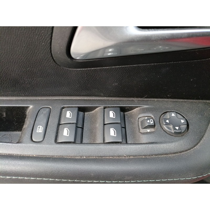 Recambio de mando elevalunas delantero izquierdo para peugeot 208 ii (ub_, up_, uw_, uj_) 1.2 puretech 100 referencia OEM IAM   