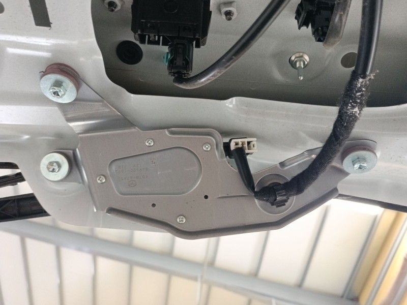 Recambio de motor limpia trasero para mazda cx-5 (kf) 2.2 d referencia OEM IAM 8496001090 67450 