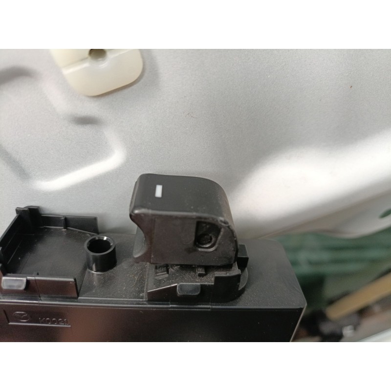 Recambio de mando elevalunas delantero derecho para mazda cx-5 (kf) 2.2 d referencia OEM IAM   