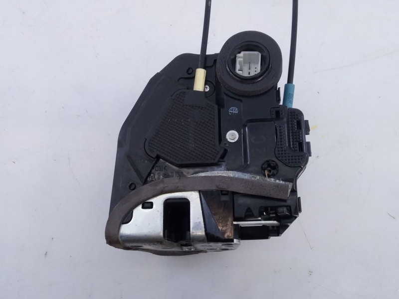 Recambio de cerradura puerta trasera izquierda para toyota rav 4 advance referencia OEM IAM A046693  