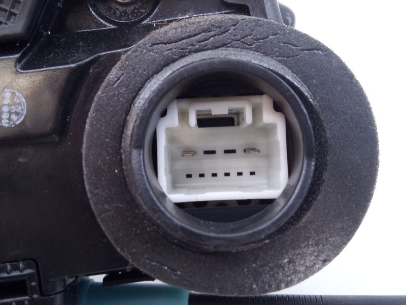 Recambio de cerradura puerta trasera izquierda para toyota rav 4 advance referencia OEM IAM A046693  