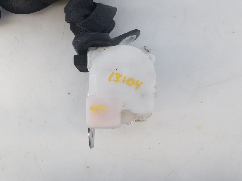 Recambio de cinturon seguridad trasero derecho para toyota yaris (_p13_) 1.5 hybrid (nhp130_) referencia OEM IAM H073811  
