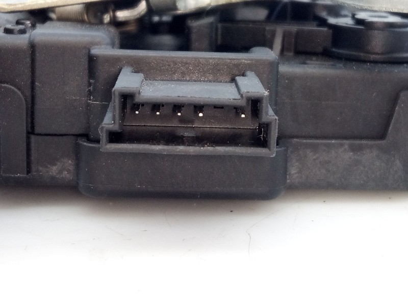 Recambio de cerradura maletero / porton para land rover range rover velar referencia OEM IAM C29165101  