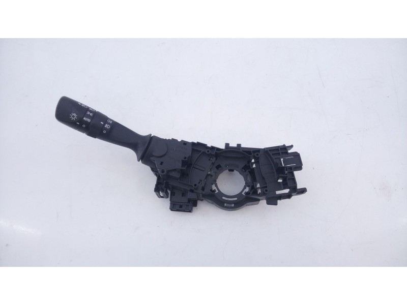 Recambio de mando intermitentes para toyota auris active referencia OEM IAM   