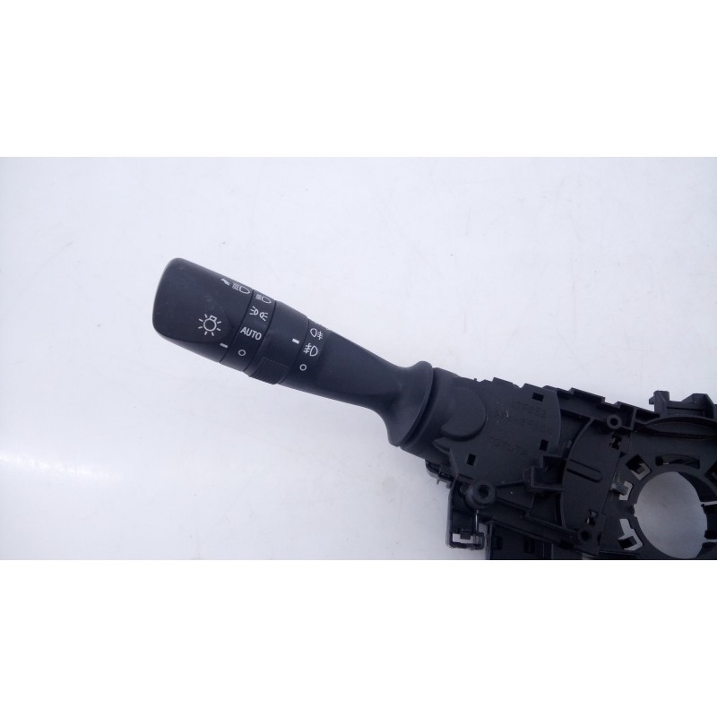 Recambio de mando intermitentes para toyota auris active referencia OEM IAM   