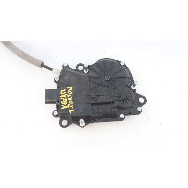 Recambio de motor cierre centralizado porton para land rover range rover velar referencia OEM IAM C03747106  