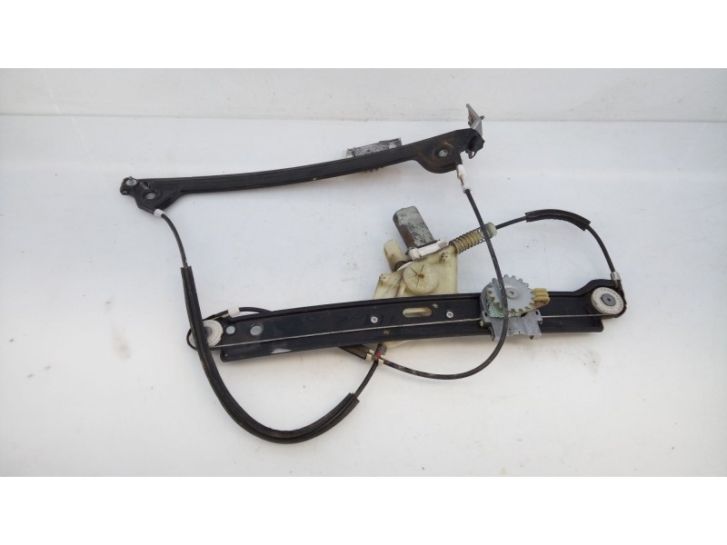 Recambio de elevalunas delantero derecho para bmw serie 1 berlina (e81/e87) 118d referencia OEM IAM   