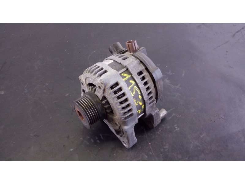 Recambio de alternador para volvo v50 familiar 2.0 d kinetic referencia OEM IAM 1042102710  