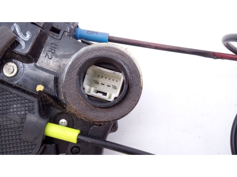 Recambio de cerradura puerta trasera derecha para toyota auris active referencia OEM IAM   