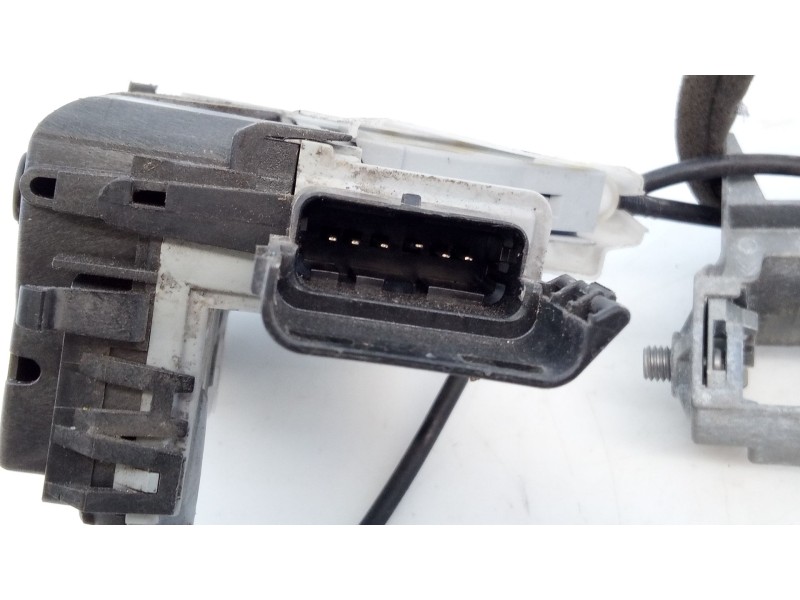 Recambio de cerradura puerta trasera izquierda para peugeot 5008 referencia OEM IAM 2030A1601J6  