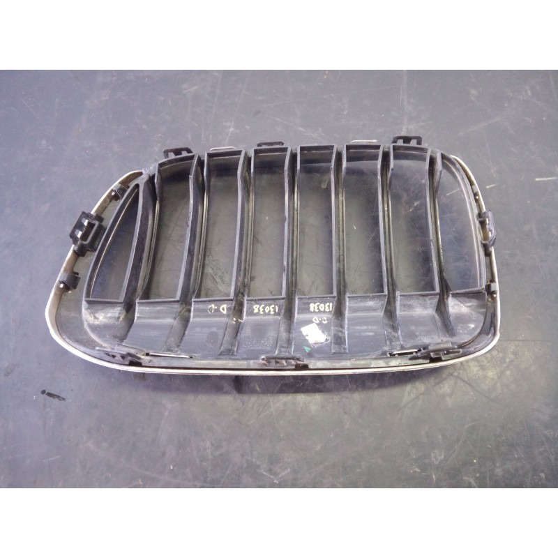 Recambio de rejilla delantera para bmw serie x1 (f48) sdrive 18d referencia OEM IAM 7354824  P2-B2-23