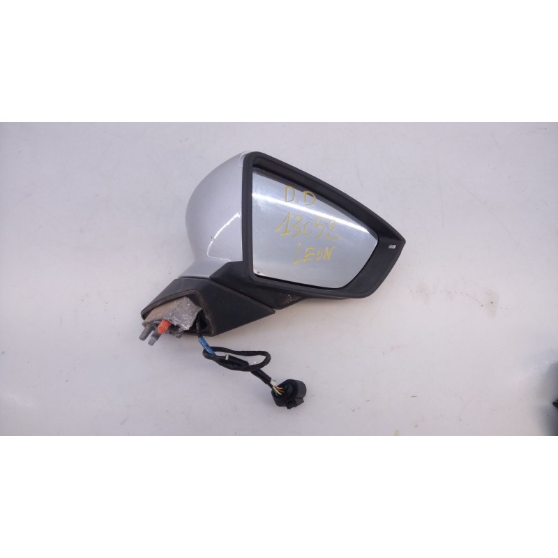 Recambio de retrovisor derecho electrico para seat leon style 1200 tsi referencia OEM IAM   