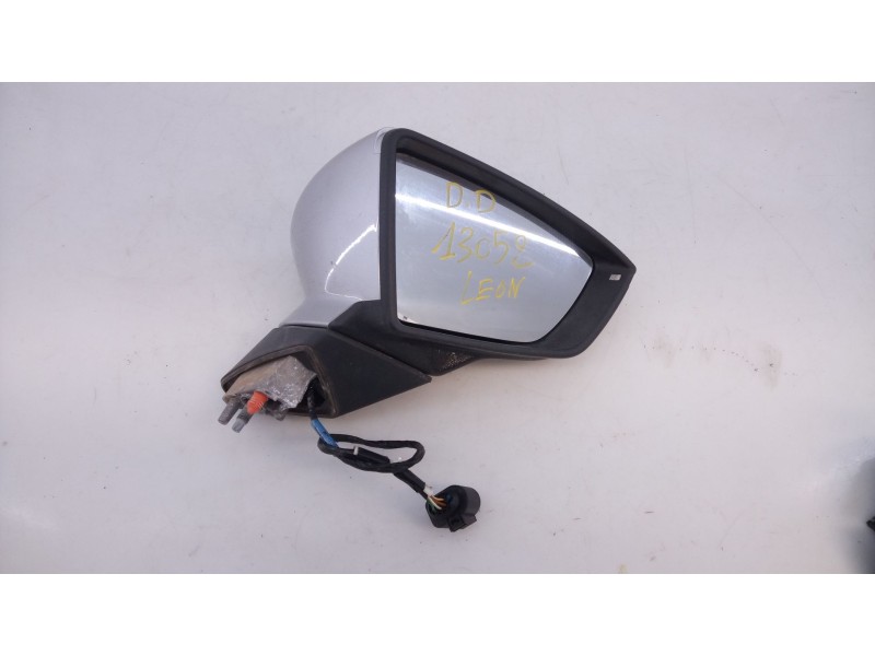 Recambio de retrovisor derecho electrico para seat leon style 1200 tsi referencia OEM IAM   