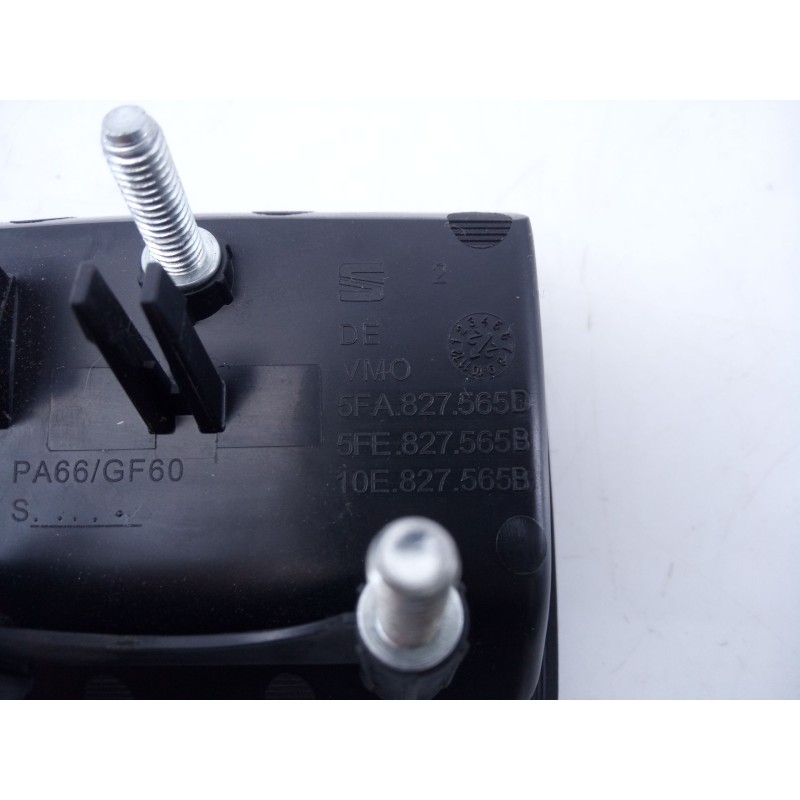 Recambio de maneta exterior porton para seat leon style 1200 tsi referencia OEM IAM 5FA827565D  E2-A1-23-2