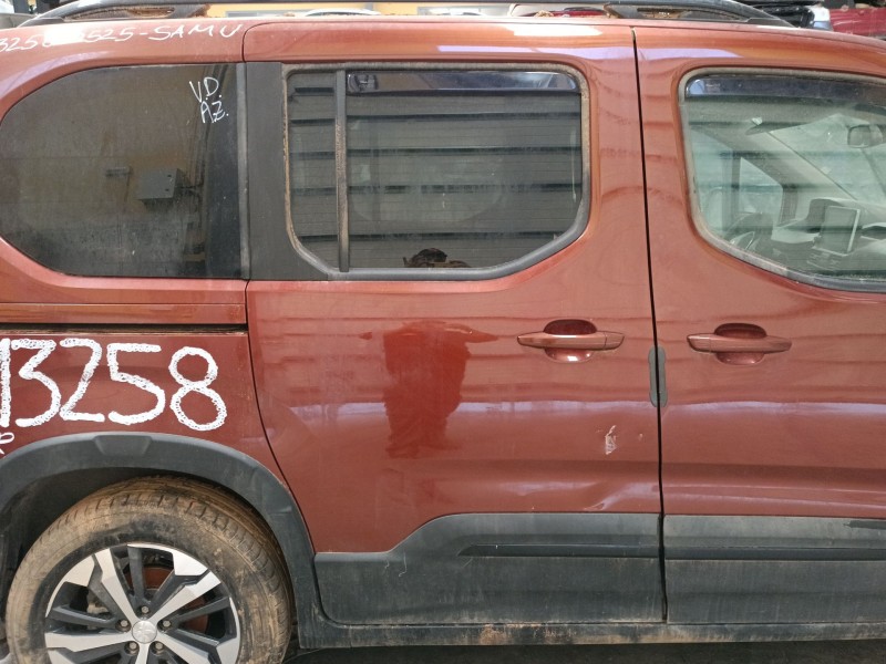 Recambio de puerta lateral corredera derecha para peugeot rifter 1.5 bluehdi 130 referencia OEM IAM   