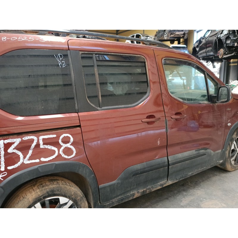 Recambio de puerta lateral corredera derecha para peugeot rifter 1.5 bluehdi 130 referencia OEM IAM   