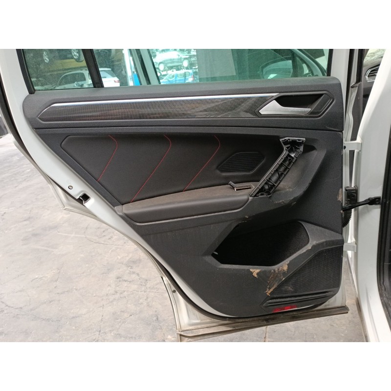 Recambio de guarnecido puerta trasera izquierda para volkswagen tiguan (ad1, ax1) 2.0 tdi referencia OEM IAM   