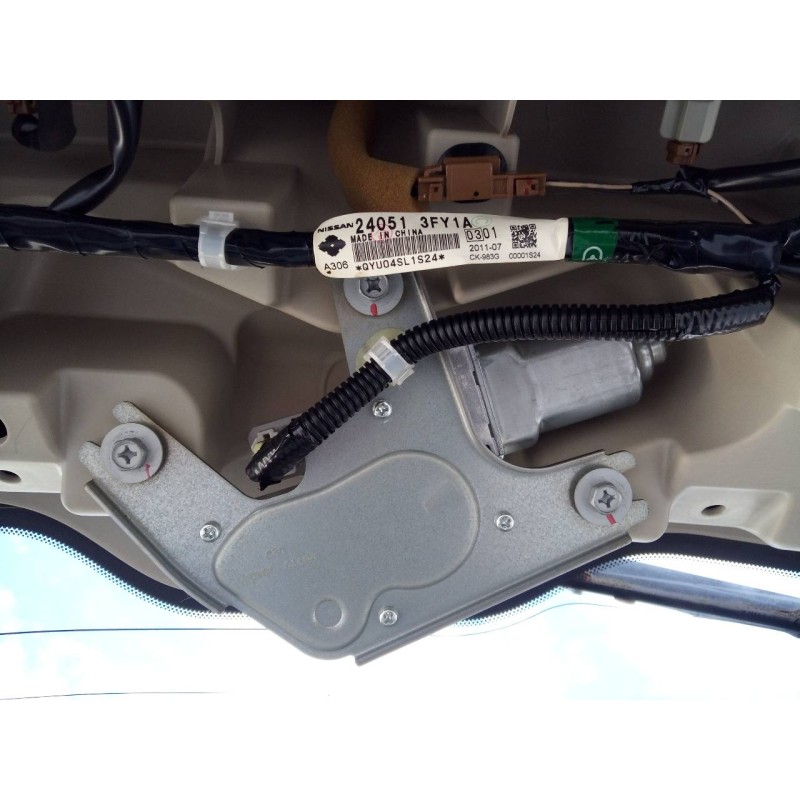 Recambio de motor limpia trasero para infiniti fx fx30d s referencia OEM IAM 287101BA0A  