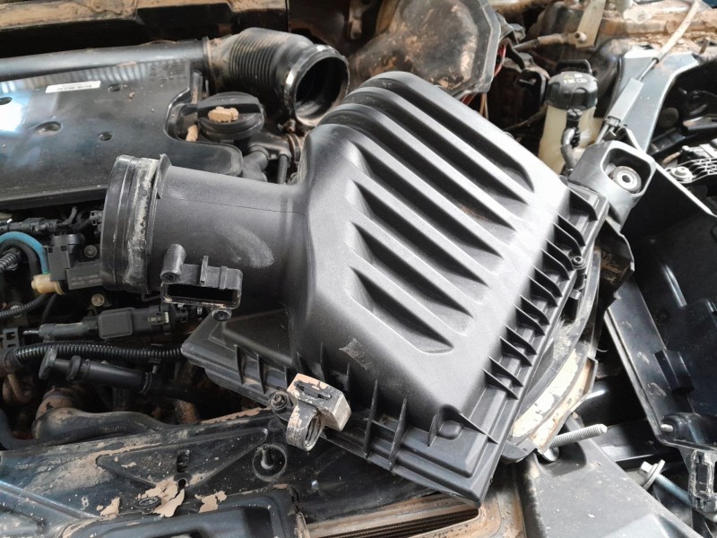 Recambio de filtro aire para bmw x1 (f48) sdrive 18 d referencia OEM IAM 8513916  