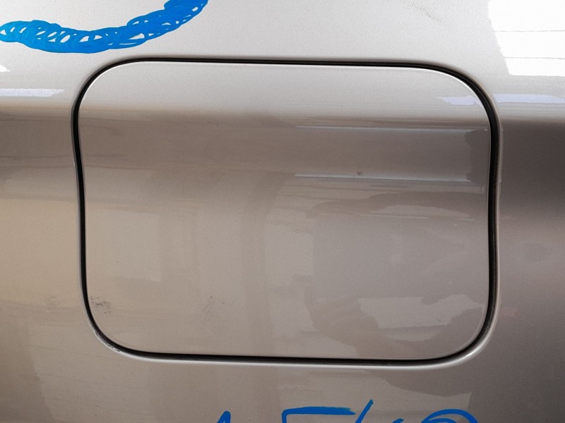 Recambio de tapa exterior combustible para bmw x1 (f48) sdrive 18 d referencia OEM IAM   