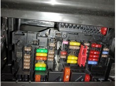 CAJA RELES / FUSIBLES 