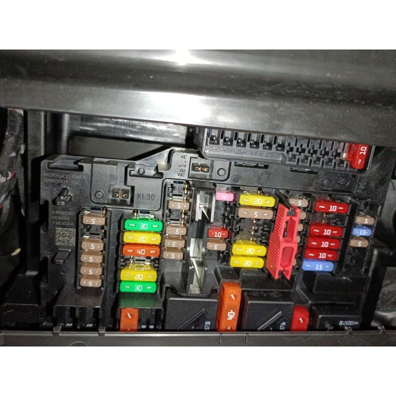 Recambio de caja reles / fusibles para bmw x1 (f48) sdrive 18 d referencia OEM IAM   