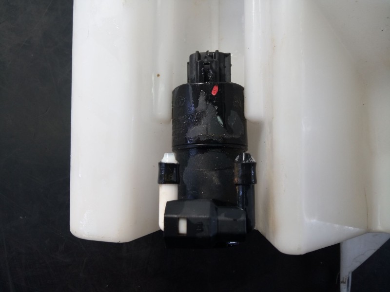 Recambio de deposito limpia para toyota c-hr hybrid dynamic referencia OEM IAM 85310F4040  