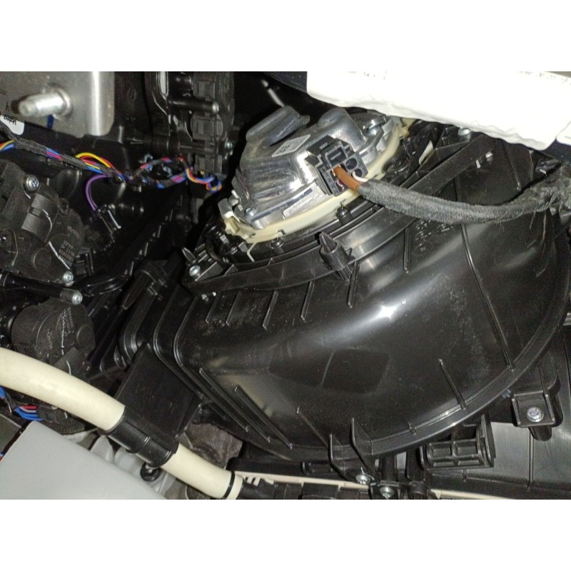 Recambio de ventilador calefaccion para bmw x4 (g02, f98) xdrive 20 d referencia OEM IAM   