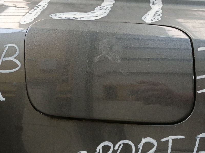 Recambio de tapa exterior combustible para audi q3 sportback (f3n) 35 tdi referencia OEM IAM   