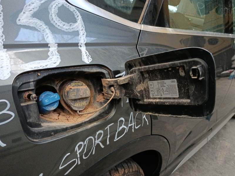 Recambio de tapa exterior combustible para audi q3 sportback (f3n) 35 tdi referencia OEM IAM   