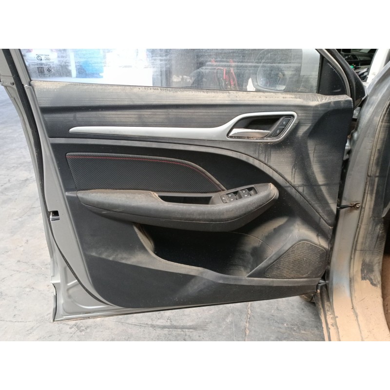 Recambio de guarnecido puerta delantera izquierda para mg mg zs suv 1.0 t-gdi referencia OEM IAM   