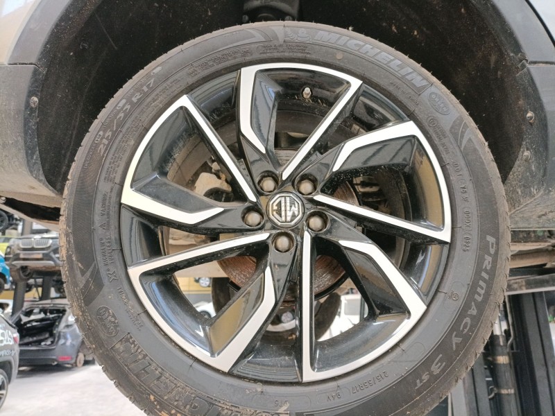 Recambio de juego llantas para mg mg zs suv 1.0 t-gdi referencia OEM IAM 215/55/17  