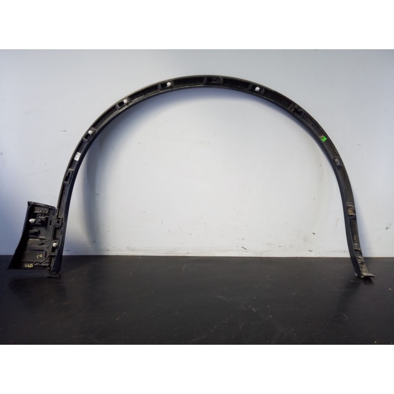 Recambio de aletin delantero izquierdo para volkswagen touareg r-line 4 motion referencia OEM IAM 760853717  