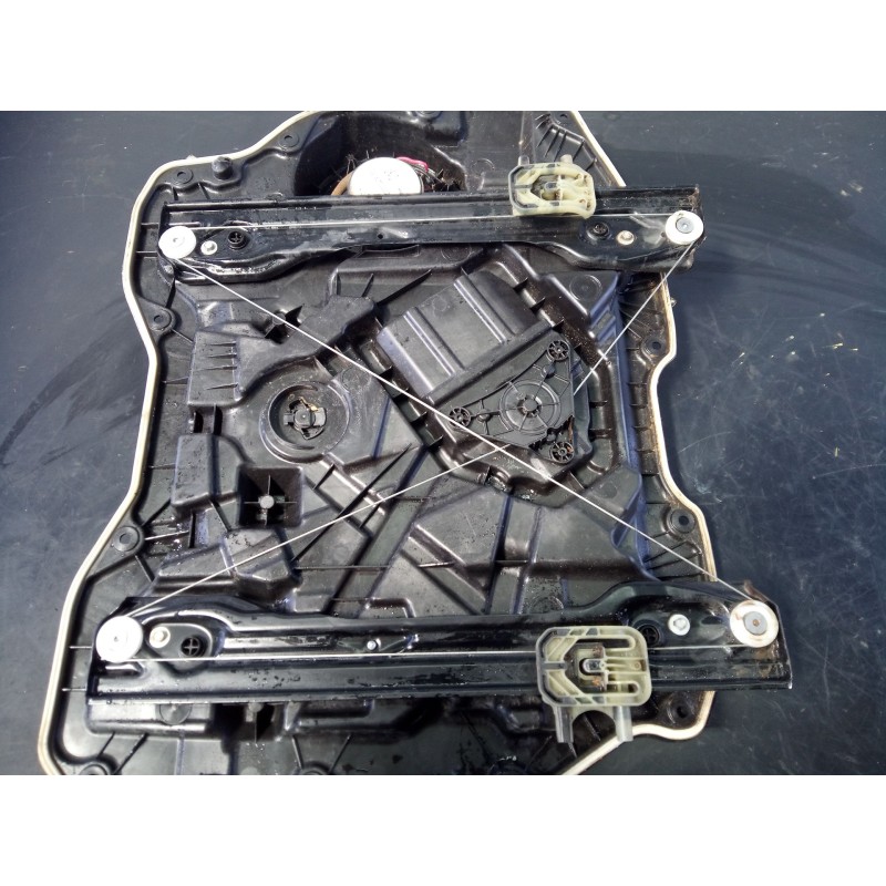 Recambio de elevalunas delantero derecho para ineos grenadier todo terreno, cerrada 3.0 ttd 4x4 (gec) referencia OEM IAM CM09412