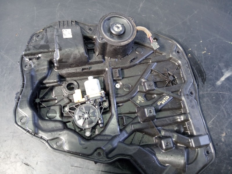 Recambio de elevalunas trasero derecho para ineos grenadier todo terreno, cerrada 3.0 ttd 4x4 (gec) referencia OEM IAM CM0941400