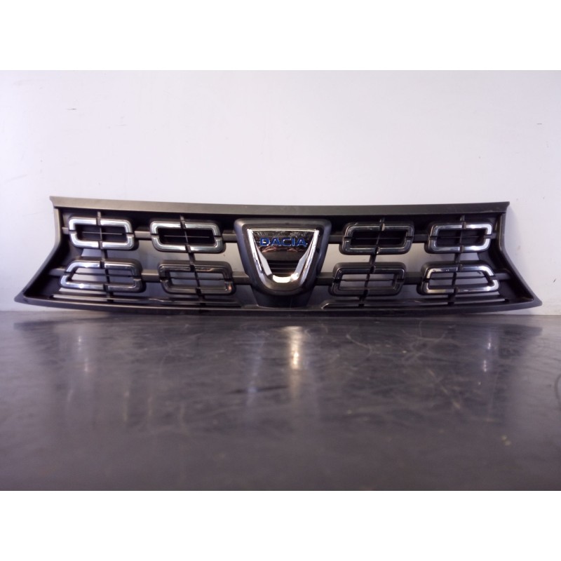 Recambio de rejilla delantera para dacia duster (hm_) 1.5 dci 115 (hmad) referencia OEM IAM 623103440R  