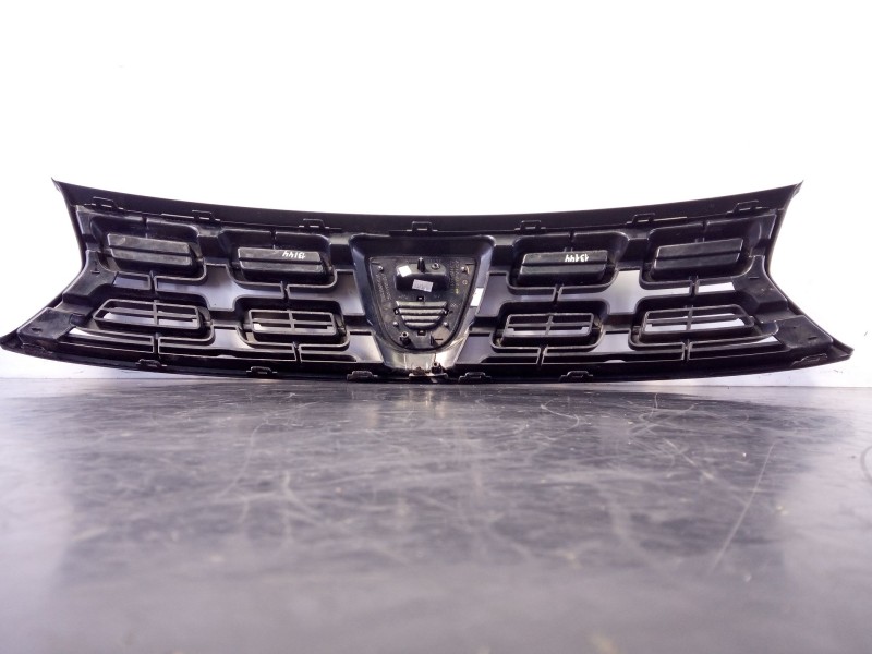 Recambio de rejilla delantera para dacia duster (hm_) 1.5 dci 115 (hmad) referencia OEM IAM 623103440R  