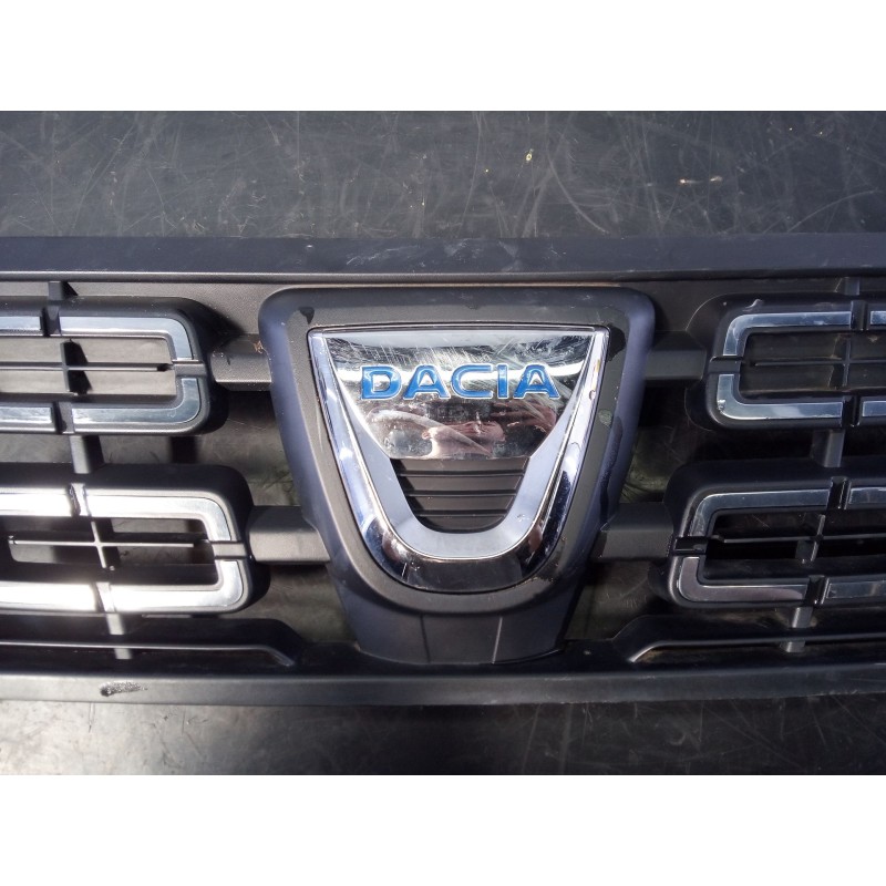 Recambio de rejilla delantera para dacia duster (hm_) 1.5 dci 115 (hmad) referencia OEM IAM 623103440R  