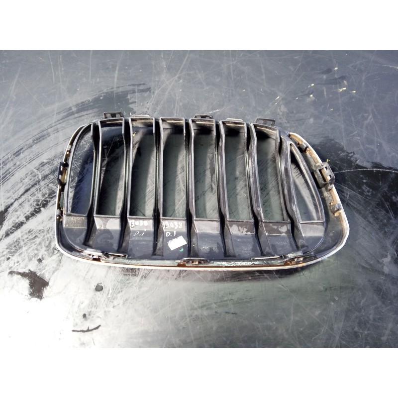 Recambio de rejilla paragolpes izquierda para bmw serie x1 (f48) sdrive 18d referencia OEM IAM 7354823  