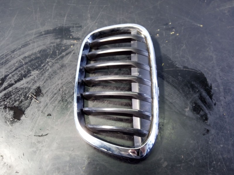 Recambio de rejilla paragolpes izquierda para bmw serie x1 (f48) sdrive 18d referencia OEM IAM 7354823  