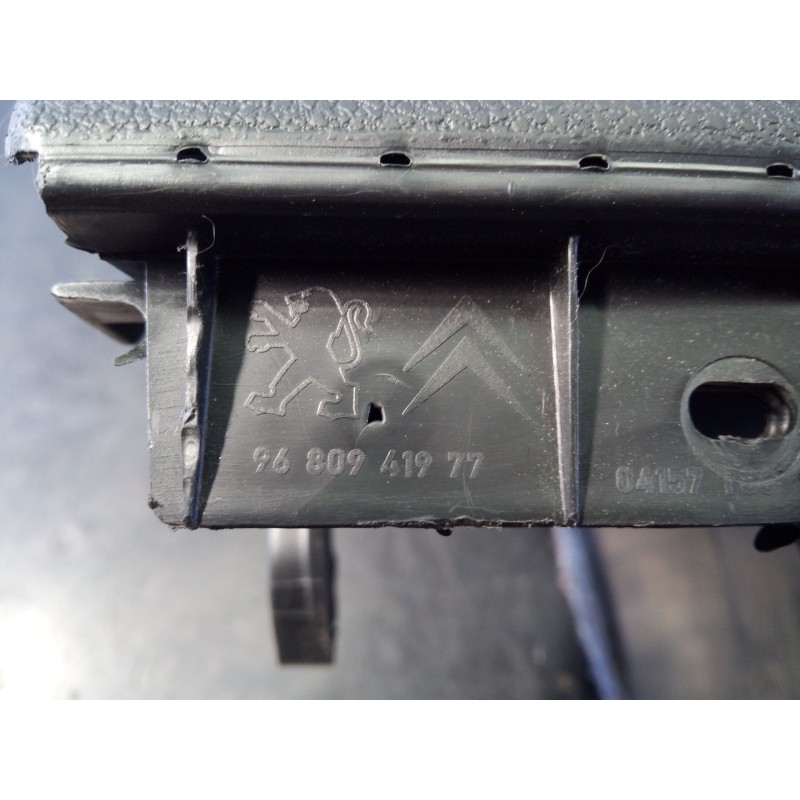 Recambio de guantera para peugeot partner tepee 1.6 bluehdi 100 referencia OEM IAM   