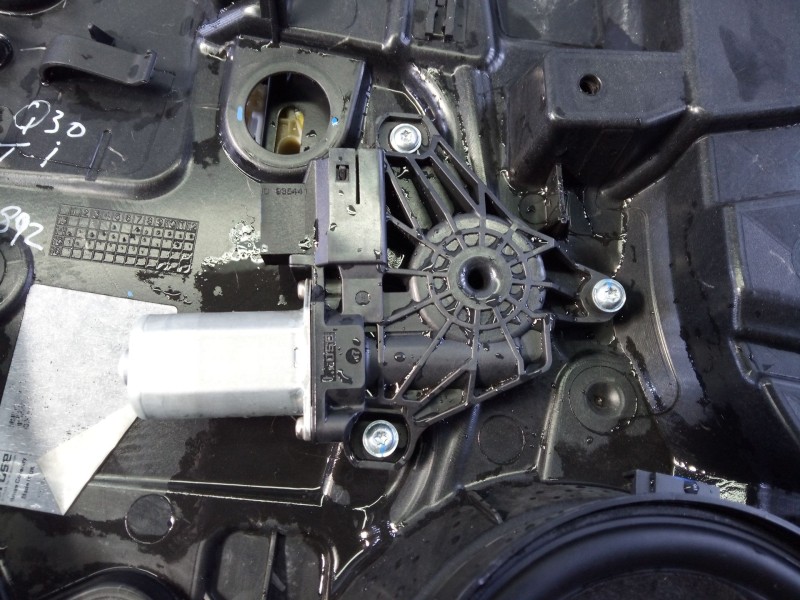 Recambio de elevalunas trasero izquierdo para infiniti q30 q30 referencia OEM IAM   