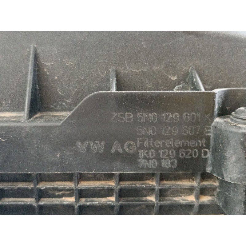 Recambio de filtro aire para audi q3 (8ub, 8ug) 2.0 tdi quattro referencia OEM IAM   