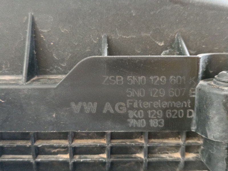 Recambio de filtro aire para audi q3 (8ub, 8ug) 2.0 tdi quattro referencia OEM IAM   