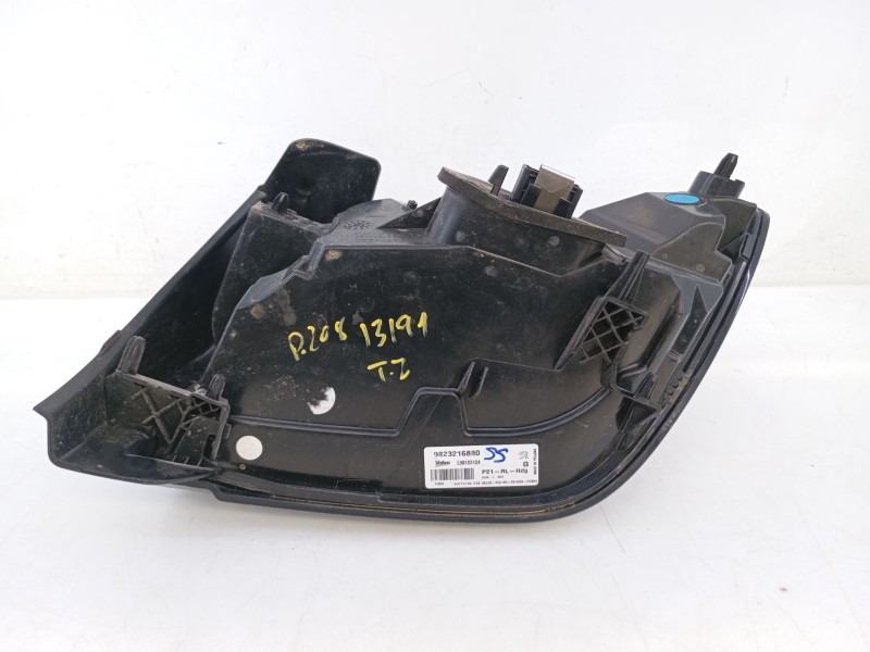 Recambio de piloto trasero izquierdo para peugeot 208 ii (ub_, up_, uw_, uj_) 1.2 puretech 100 referencia OEM IAM   