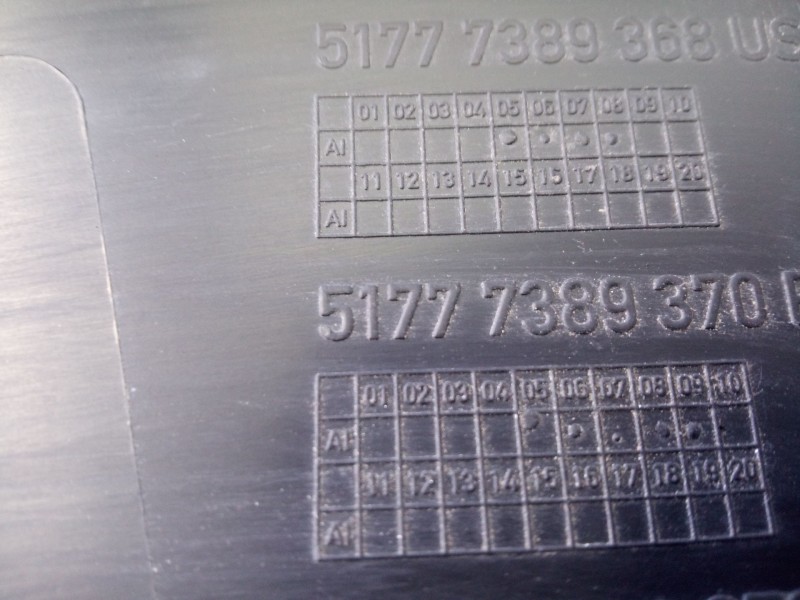 Recambio de aletin delantero derecho para mini countryman (f60) cooper referencia OEM IAM 51777389370  