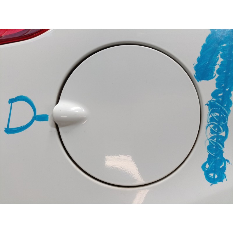 Recambio de tapa exterior combustible para ford focus iii turnier 1.5 tdci referencia OEM IAM   