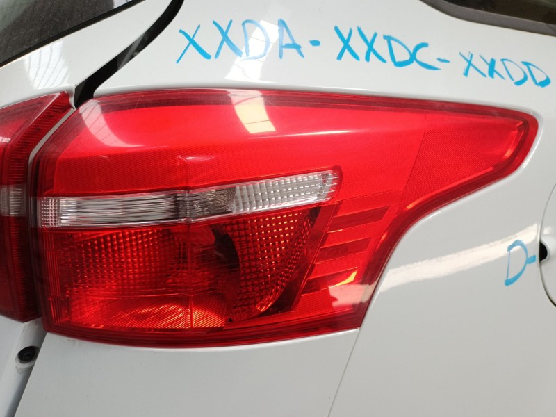 Recambio de piloto trasero derecho para ford focus iii turnier 1.5 tdci referencia OEM IAM   