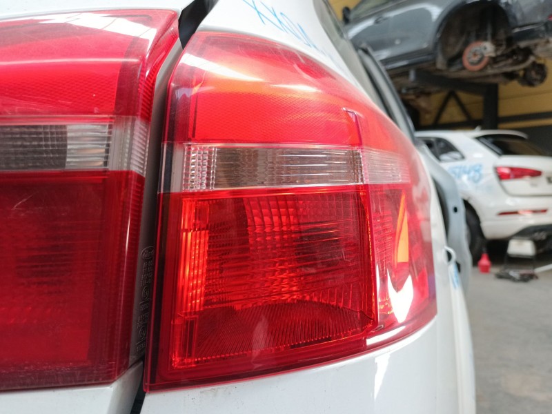 Recambio de piloto trasero derecho para ford focus iii turnier 1.5 tdci referencia OEM IAM   